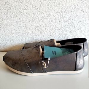 New. TOMS Alpargata Slip-Ons